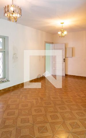 Casa à venda com 150m², 3 quartos e 3 vagas Casa à venda com 150m², 3 quartos e 3 vagasSala