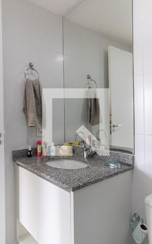 Apartamento à venda com 69m², 2 quartos e 1 vaga Apartamento à venda com 69m², 2 quartos e 1 vagaBanheiro Social