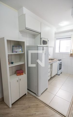 Studio para alugar com 32m², 1 quarto e 1 vaga Studio para alugar com 32m², 1 quarto e 1 vagaStudio