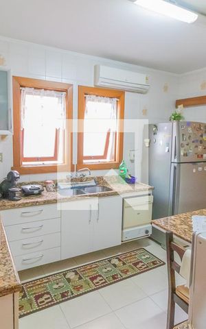 Apartamento à venda com 200m², 3 quartos e 2 vagasCozinha