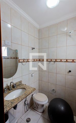 Casa à venda com 120m², 3 quartos e 2 vagas Casa à venda com 120m², 3 quartos e 2 vagasBanheiro da Suíte 2