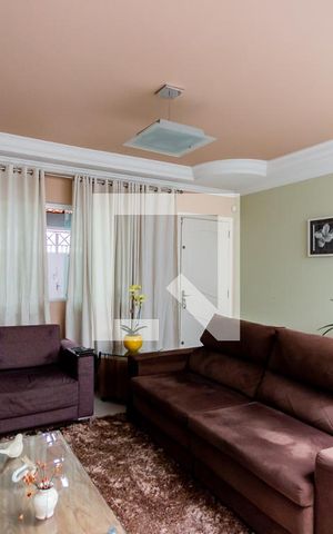Casa à venda com 120m², 3 quartos e 2 vagas Casa à venda com 120m², 3 quartos e 2 vagasSala