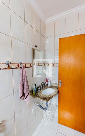 Casa à venda com 120m², 3 quartos e 2 vagas Casa à venda com 120m², 3 quartos e 2 vagasBanheiro da Suíte 1