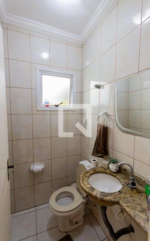 Casa à venda com 120m², 3 quartos e 2 vagas Casa à venda com 120m², 3 quartos e 2 vagasLavabo