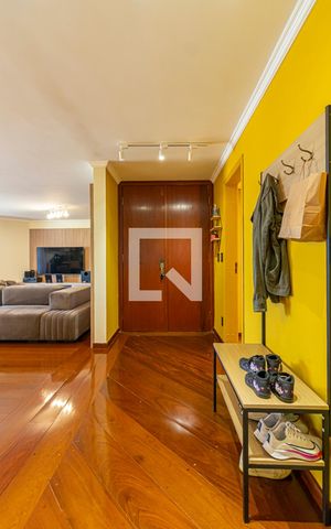 Apartamento à venda com 200m², 5 quartos e 4 vagas Apartamento à venda com 200m², 5 quartos e 4 vagasSala