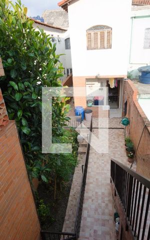 Casa à venda com 100m², 3 quartos e 1 vaga Casa à venda com 100m², 3 quartos e 1 vagaQuintal fundos