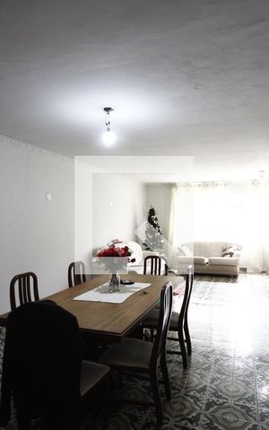 Casa à venda com 400m², 3 quartos e 4 vagasSala