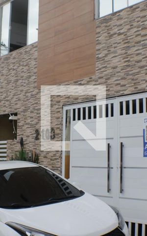 Casa à venda com 216m², 3 quartos e 1 vagaFachada