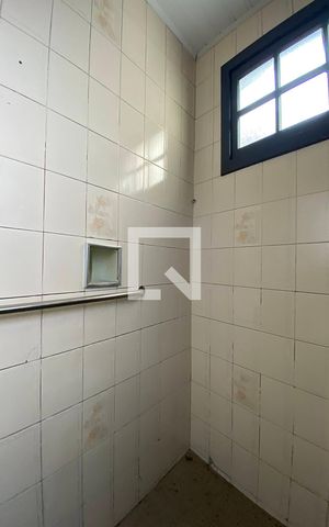 Casa à venda com 260m², 4 quartos e 3 vagasBanheiro 2