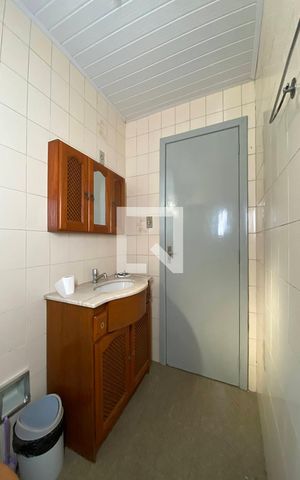 Casa à venda com 260m², 4 quartos e 3 vagasBanheiro 2
