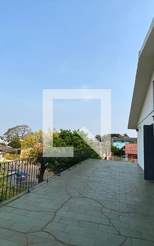 Casa à venda com 260m², 4 quartos e 3 vagasVista