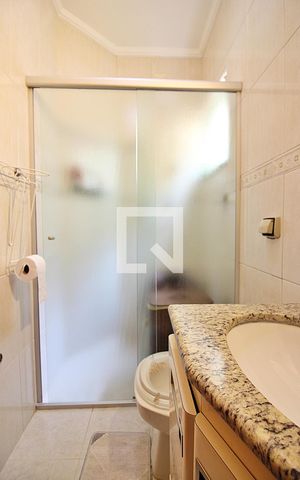 Casa à venda com 212m², 3 quartos e 4 vagasBanheiro da Suíte 2