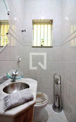 Casa à venda com 212m², 3 quartos e 4 vagasLavabo