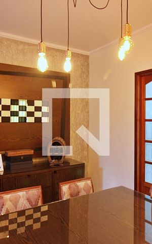 Casa à venda com 212m², 3 quartos e 4 vagasCopa