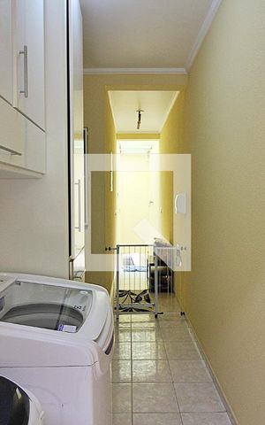 Casa à venda com 212m², 3 quartos e 4 vagasLavanderia