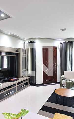 Casa à venda com 212m², 3 quartos e 4 vagasSala