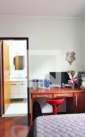 Casa à venda com 212m², 3 quartos e 4 vagasSuíte 3