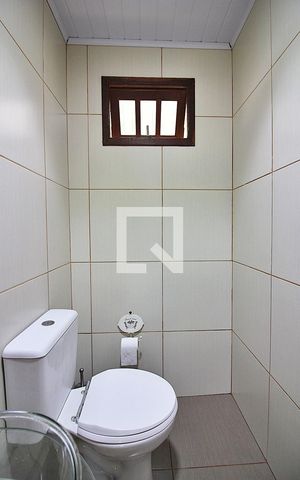 Casa à venda com 212m², 3 quartos e 4 vagasBanheiro de Serviço