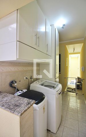 Casa à venda com 212m², 3 quartos e 4 vagasLavanderia