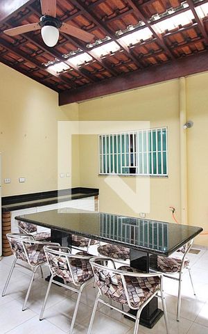 Casa à venda com 212m², 3 quartos e 4 vagasChurrasqueira