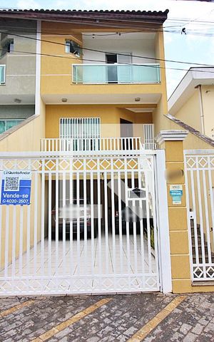 Casa à venda com 212m², 3 quartos e 4 vagasFachada