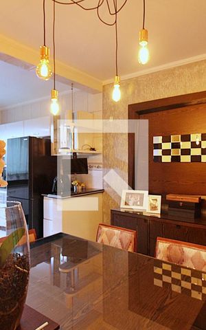 Casa à venda com 212m², 3 quartos e 4 vagasCopa