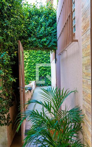 Casa à venda com 308m², 2 quartos e 5 vagas Casa à venda com 308m², 2 quartos e 5 vagasGaragem
