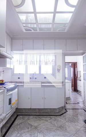 Apartamento à venda com 167m², 4 quartos e 3 vagasCozinha