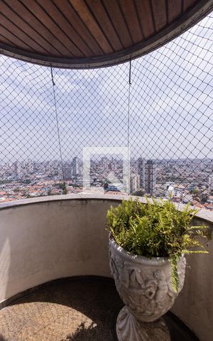 Apartamento à venda com 167m², 4 quartos e 3 vagasVaranda Suite 3