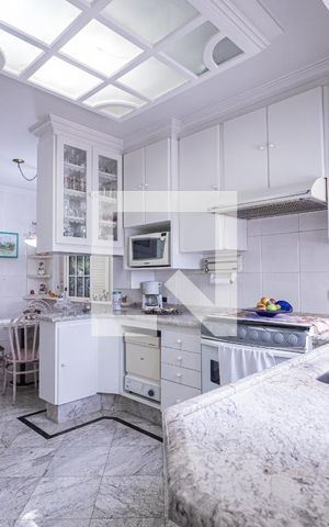 Apartamento à venda com 167m², 4 quartos e 3 vagasCozinha