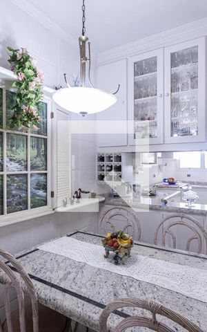 Apartamento à venda com 167m², 4 quartos e 3 vagasCozinha