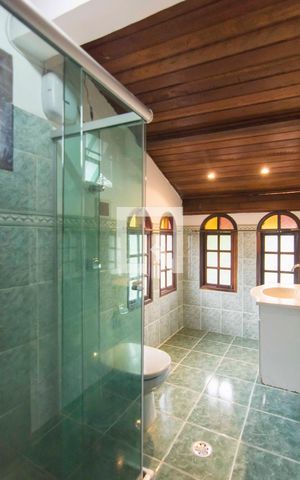 Casa à venda com 400m², 4 quartos e 4 vagasBanheiro Suíte 3