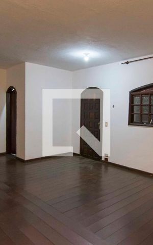 Casa à venda com 400m², 4 quartos e 4 vagasSala