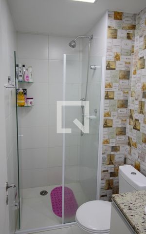 Apartamento à venda com 56m², 2 quartos e 1 vaga Apartamento à venda com 56m², 2 quartos e 1 vagaBanheiro
