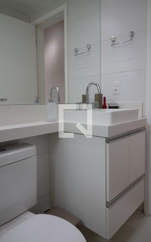 Apartamento à venda com 56m², 2 quartos e 1 vaga Apartamento à venda com 56m², 2 quartos e 1 vagaBanheiro da Suíte