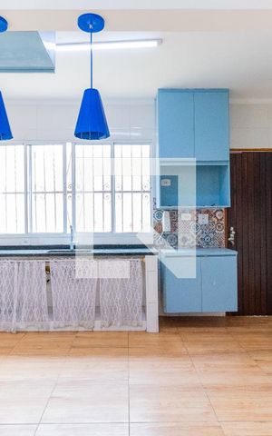 Casa à venda com 140m², 3 quartos e 2 vagas Casa à venda com 140m², 3 quartos e 2 vagasCozinha