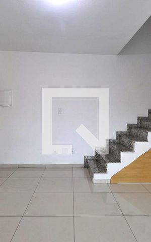 Casa de condomínio para alugar com 105m², 2 quartos e 2 vagasSala