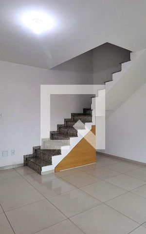 Casa de condomínio para alugar com 105m², 2 quartos e 2 vagasSala