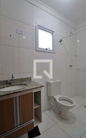 Casa de condomínio para alugar com 105m², 2 quartos e 2 vagasBanheiro da Suíte 1