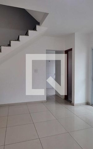Casa de condomínio para alugar com 105m², 2 quartos e 2 vagasSala
