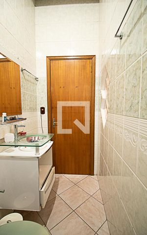 Casa à venda com 170m², 3 quartos e 3 vagasBanheiro quarto 2