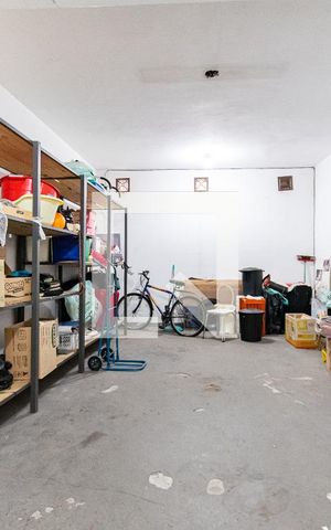 Casa à venda com 300m², 5 quartos e 3 vagas Casa à venda com 300m², 5 quartos e 3 vagasdepósito