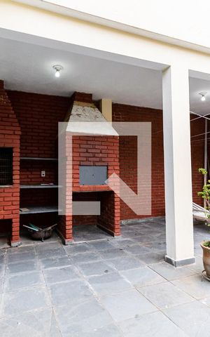 Casa à venda com 300m², 5 quartos e 3 vagas Casa à venda com 300m², 5 quartos e 3 vagasChurrasqueira