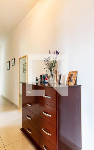 Casa à venda com 300m², 5 quartos e 3 vagas Casa à venda com 300m², 5 quartos e 3 vagasCorredor