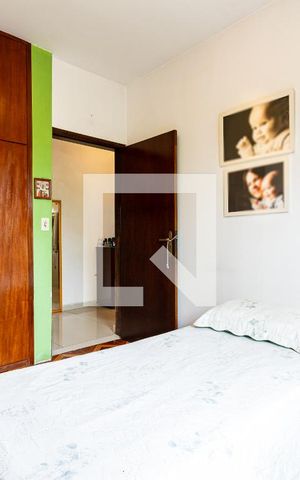 Casa à venda com 300m², 5 quartos e 3 vagas Casa à venda com 300m², 5 quartos e 3 vagasQuarto 3