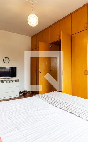 Casa à venda com 300m², 5 quartos e 3 vagas Casa à venda com 300m², 5 quartos e 3 vagassuíte