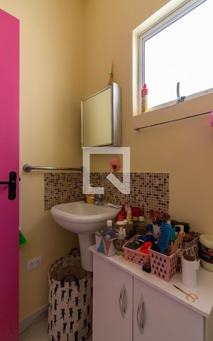 Casa à venda com 160m², 5 quartos e 2 vagasBanheiro da Suíte 1 