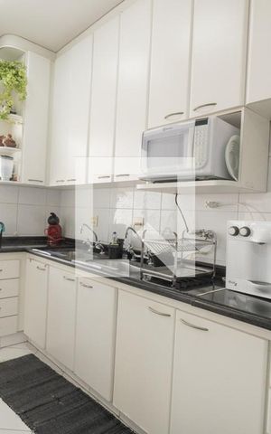 Apartamento à venda com 215m², 3 quartos e 2 vagas Apartamento à venda com 215m², 3 quartos e 2 vagasCozinha