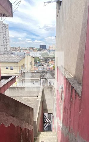 Casa à venda com 300m², 4 quartos e 2 vagasEscada