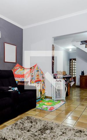 Casa à venda com 209m², 3 quartos e 3 vagasSala